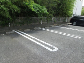 駐車場に車を止められます