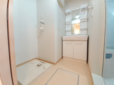 【洗面所】 | ラフレシールＨ | 脱衣スペースもあります