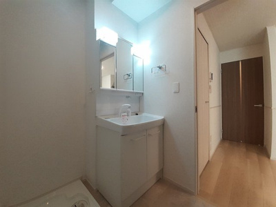 【洗面所】 | エスポアール姫路東 | 明るい洗面所です