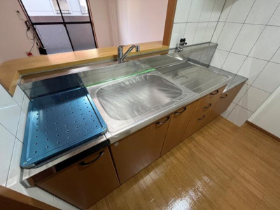 【キッチン】 | フィールドヴィレッジ | 水切り板付きのキッチン