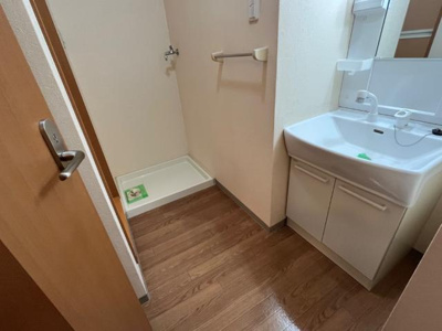 【洗面所】 | フィールドヴィレッジ | ２人でも入れる洗面所