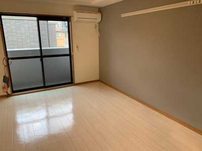 【内装】 | プリムローズ | 洋室