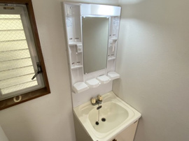 独立洗面台、朝の身支度には欠かせません