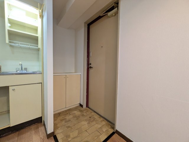 ハイツ21の玄関