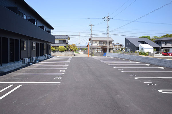 ピース・スクエア国府府中の駐車場