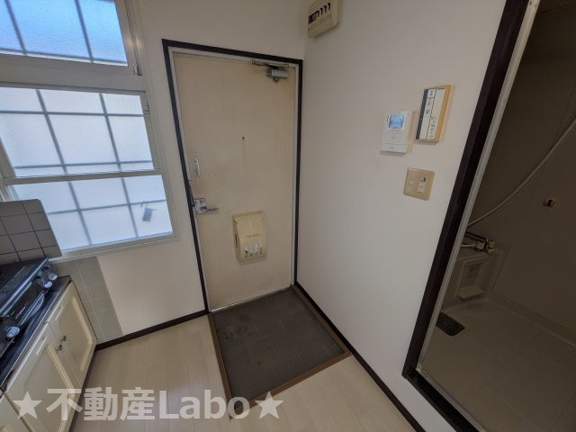 稲垣ハイツ9の玄関