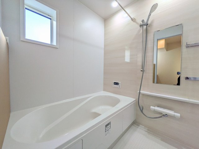 八王子市　散田町　新築一戸建て　２期の独立洗面台|～のびのびとくつろげるバスルーム　1日の締めくくりに癒しのバスタイムを～