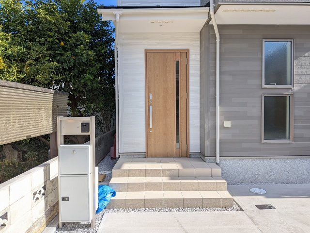 八王子市　散田町　新築一戸建て　２期の玄関|～玄関は安心のWロックキーを採用～