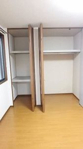 柏崎市北半田１丁目のアパートの収納