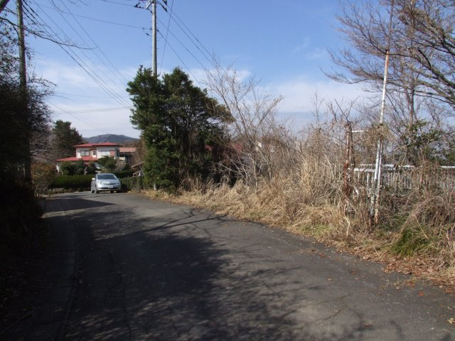 伊東市　宇佐美みのりの村の前面道路含む現地写真