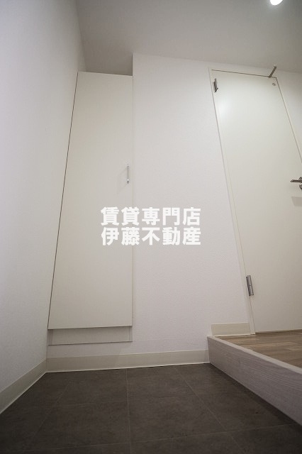 Katze志賀本通の玄関