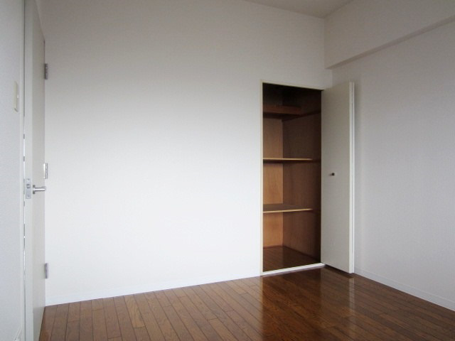 【寝室】