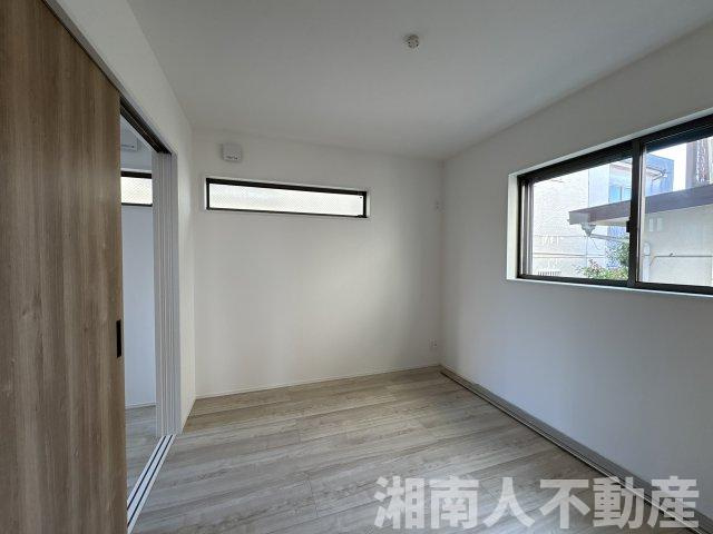 茅ヶ崎市菱沼１丁目　の洋室|明るい洋室です