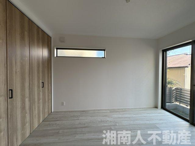茅ヶ崎市菱沼１丁目　の洋室|明るい洋室です