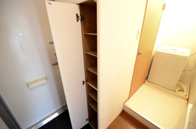 【玄関】 | レオパレス多田４ | シューズボックスです。