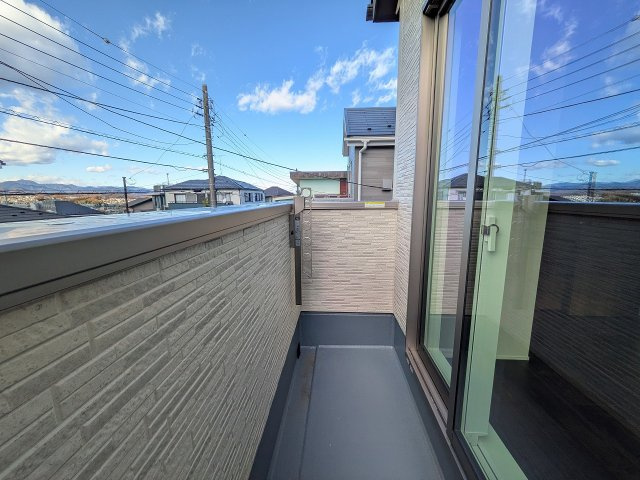 八王子市　散田町　新築一戸建て　２期のバルコニー|～西向きのバルコニー　陽当たり良好、洗濯物がよく乾きそうです～