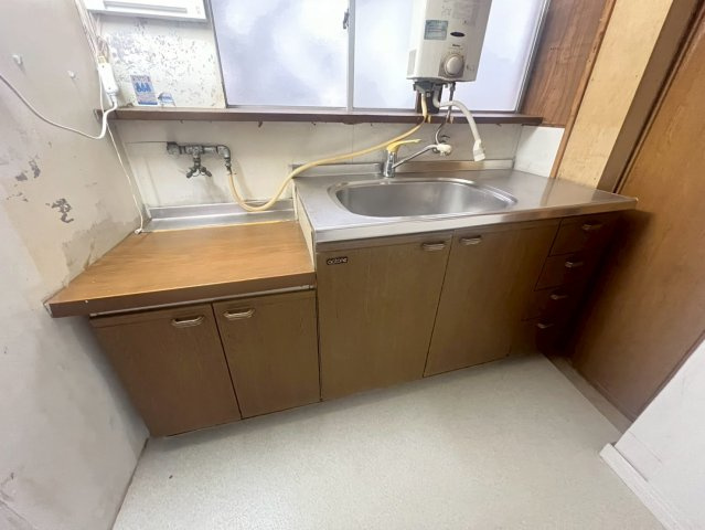 山手戸建のキッチン
