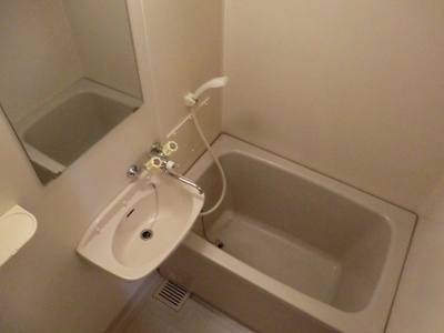 【浴室】 | Ｖｉｌｌａｇｅポポ | ゆったり過ごせるお風呂です