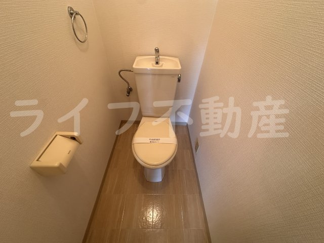 シンフォニーレジデンス石切のトイレ|清潔感のあるトイレです