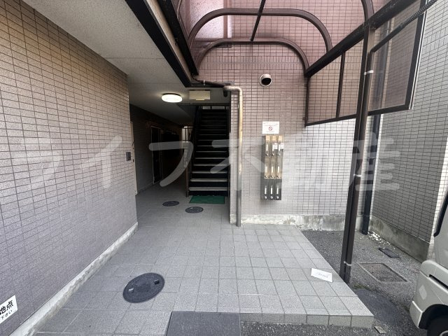 シンフォニーレジデンス石切のエントランス|ゆとりのあるエントランスです