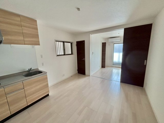 F asecia iliaの居間・リビング