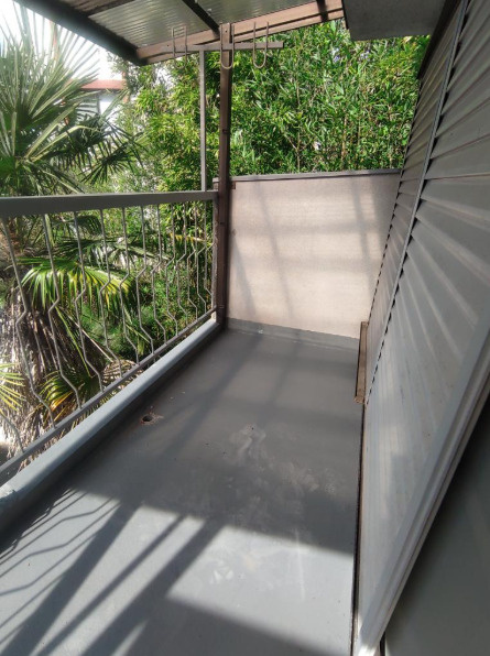 東大阪市東石切町６丁目　中古戸建のバルコニー