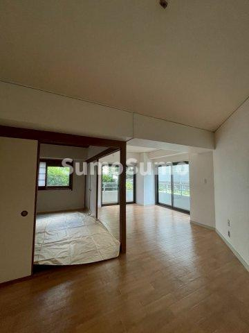 レジデンス高宮の居間・リビング