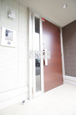 【エントランス】 | ルピナスシャトー | オートロック付きで安心♪