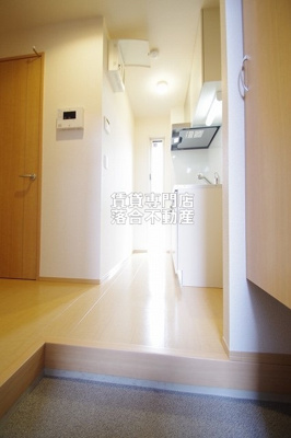 【玄関】 | ルピナスシャトー | きれいな玄関