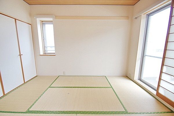 ファミールヴィラ多摩の和室