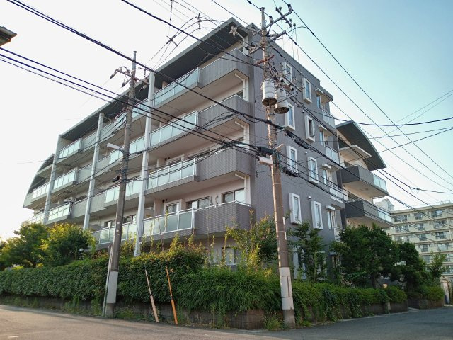 ファミールヴィラ多摩の外観