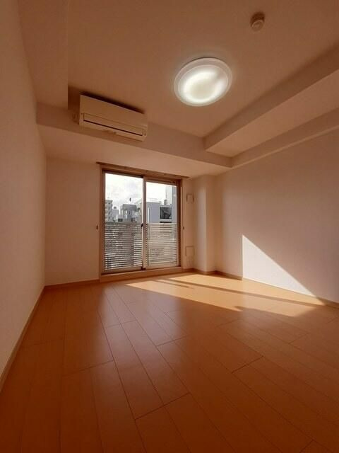 ＡＱＵＡ　ＧＡＲＤＥＮ今戸の居間・リビング