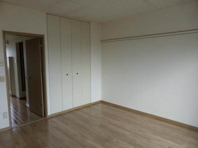 【寝室】 | ひまわりハイツ | 洋室8帖