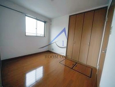 ルネ　シェスタの寝室|寝室です。