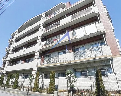 ルネ　シェスタ