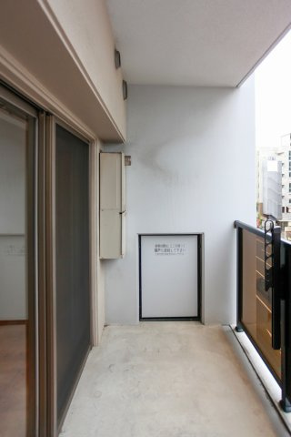 サヴォイ箱崎セントリシティ　6階のバルコニー|別号室のものです。現状優先になります。