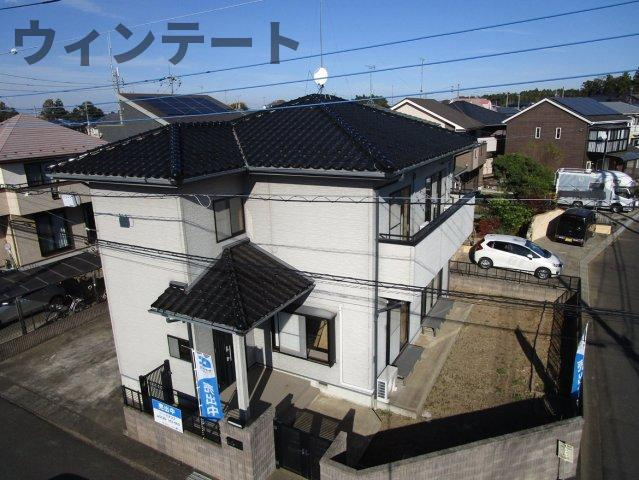 龍ヶ崎市久保台3丁目　中古戸建の外観|【リフォーム中12/1更新】角地の住宅です。外壁、屋根はもちろんのこと雨戸・雨樋等も塗装いたします。塗装で綺麗な外観へ仕上げます。
