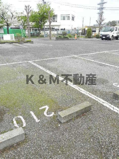 グランドール柏の駐車場|駐車場完備です