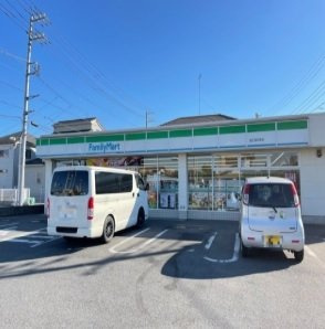 　コリーヌ・ブリズⅢの周辺|ファミリーマートまで1100m