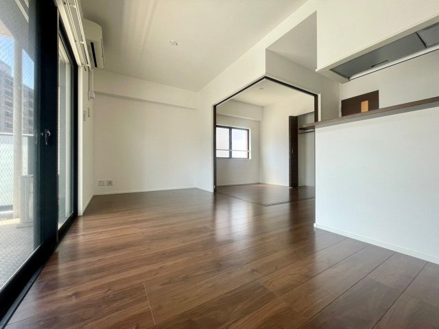 プレスタイル箱崎ステーションの居間・リビング