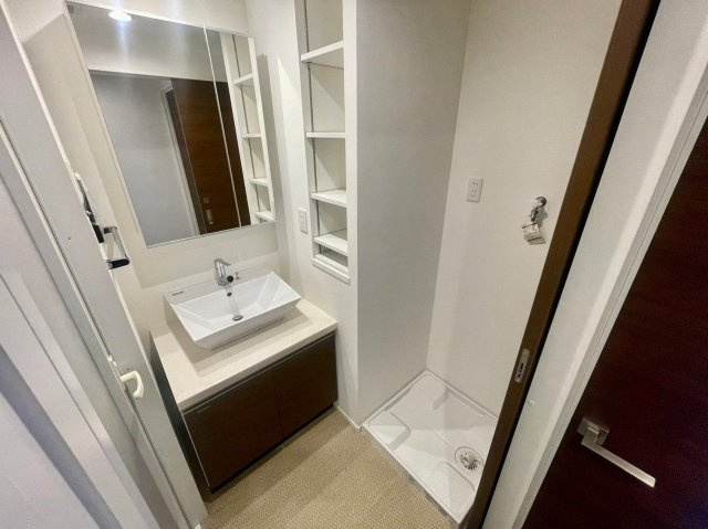 プレスタイル箱崎ステーションの玄関