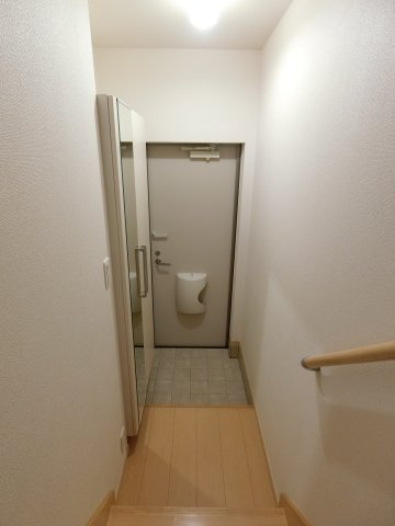 シーガーディアンⅡの玄関|イメージ205号室の写真（反転あり）