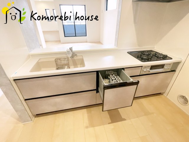 さいたま市北区植竹町1丁目　新築一戸建て　リーブルガーデン　01のキッチン|キッチンでお料理をお楽しみください