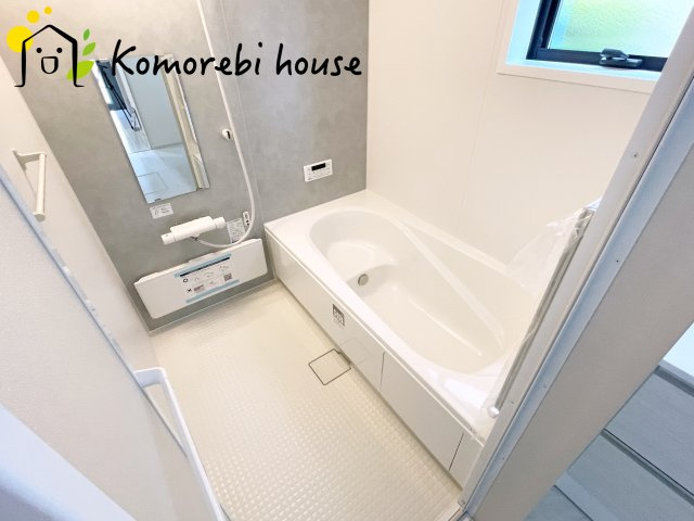 さいたま市北区植竹町1丁目　新築一戸建て　リーブルガーデン　01の浴室|落ち着いた空間のお風呂です