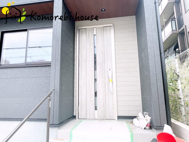 さいたま市北区植竹町1丁目　新築一戸建て　リーブルガーデン　01の玄関|毎日通る玄関はこちらです