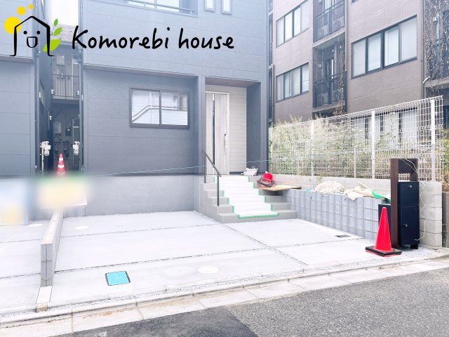 さいたま市北区植竹町1丁目　新築一戸建て　リーブルガーデン　01の駐車場|駐車場があるので、車を買う予定の方も安心です