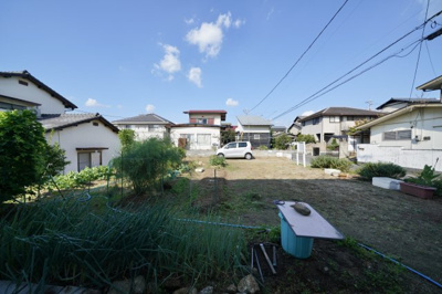 【外観】 | 倉敷市玉島柏台４丁目　74坪の整形地　高台に位置し水島にも近い | 道路の反対側から見た写真になります