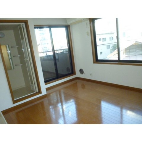 Ｐｏｒｖｅｎｉｒの居間・リビング