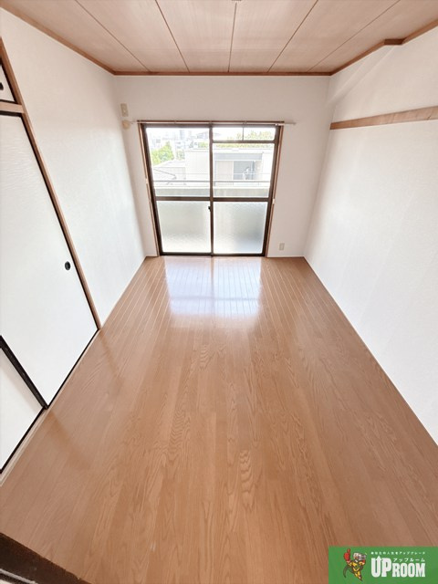 マンションコスモスの洋室