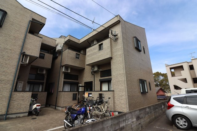 ピュア香椎参番館の外観